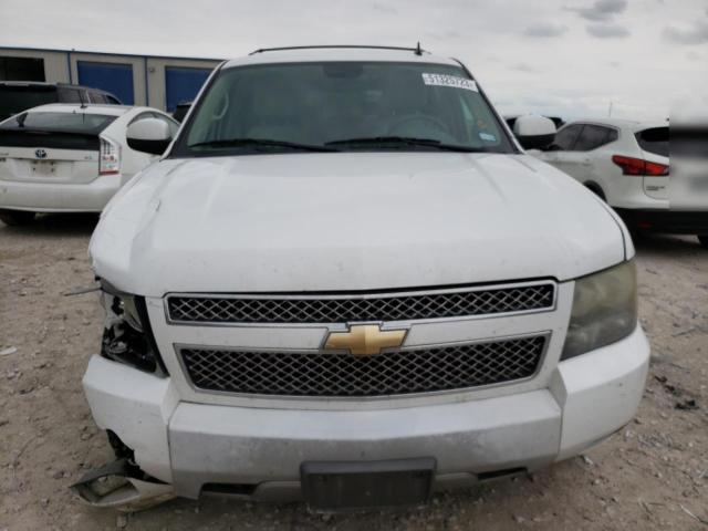 1GNSCJE08BR245939 - 2011 CHEVROLET SUBURBAN C1500 LT WHITE photo 5