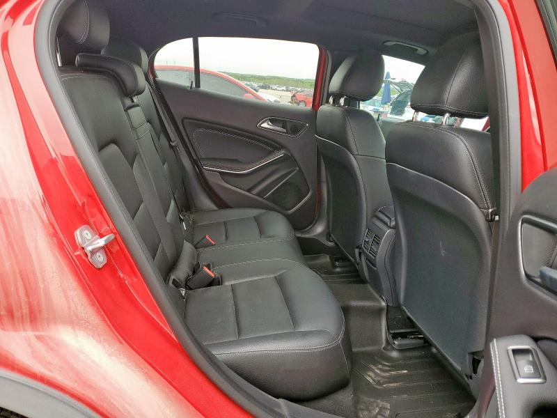 WDCTG4EBXKJ615138 - 2019 MERCEDES-BENZ GLA 250 Rojo foto 11