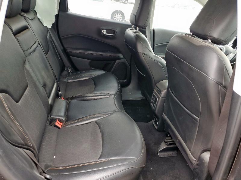 3C4NJCBB7LT129265 - 2020 JEEP COMPASS LATITUDE Boz foto 11