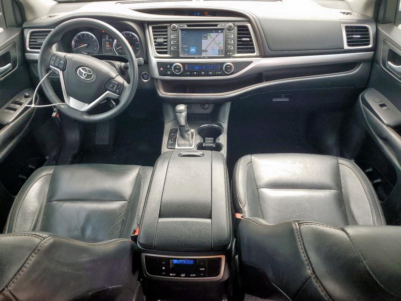 5TDKKRFH1GS152901 - 2016 TOYOTA HIGHLANDER XLE 黑色 照片 8