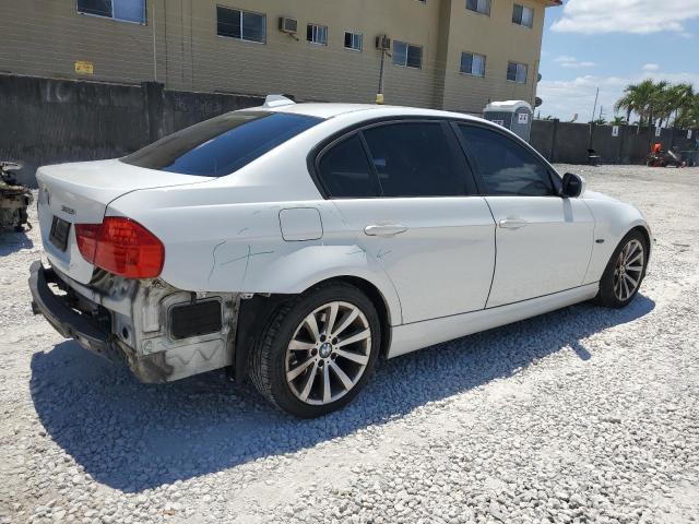 WBAPH77579NM46578 - 2009 BMW 328 I WHITE photo 3