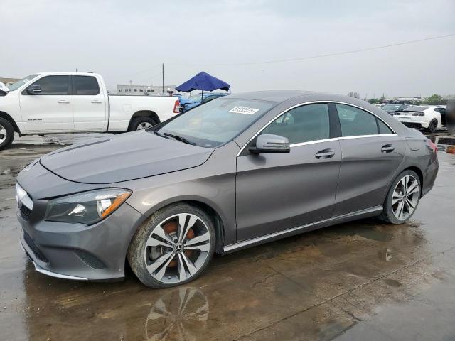 WDDSJ4EB8JN527222 - 2018 MERCEDES-BENZ CLA 250 ნაცრისფერი ფოტო 1