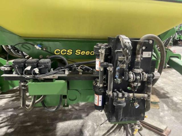 1A0DR24XPC0750102 - 2013 JOHN DEERE DR24 GREEN photo 3