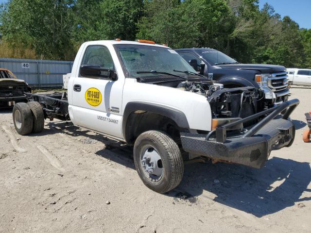 1GBJC34D67E163781 - 2007 CHEVROLET SILVERADO C3500 WHITE photo 4