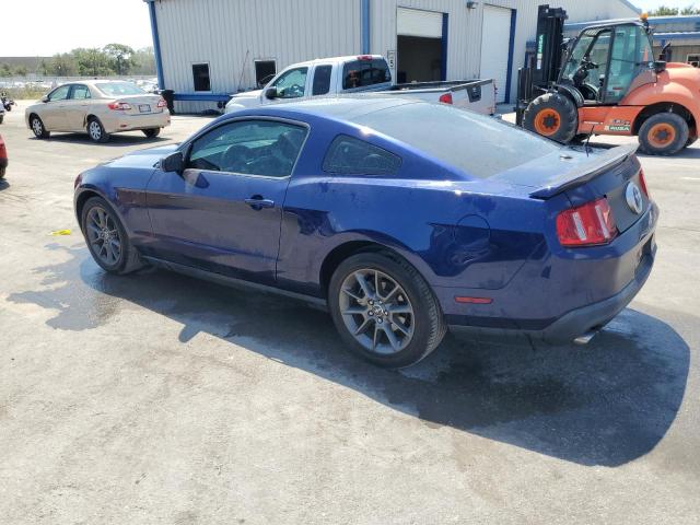 1ZVBP8AM6C5215925 - 2012 FORD MUSTANG BLUE photo 2