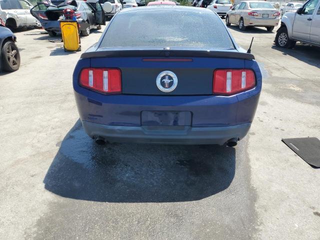 1ZVBP8AM6C5215925 - 2012 FORD MUSTANG BLUE photo 6