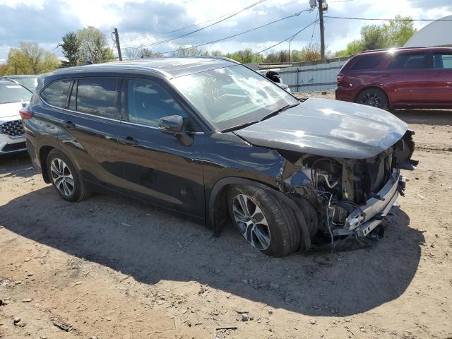 5TDGZRBHXMS116403 - 2021 TOYOTA HIGHLANDER XLE BLACK photo 4