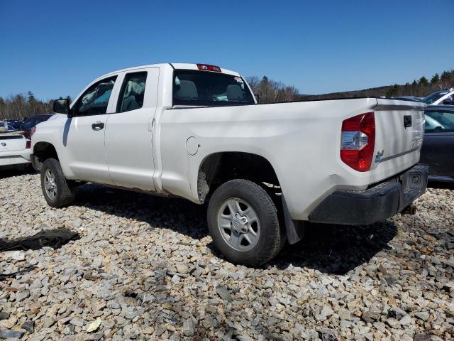 5TFUM5F14HX072034 - 2017 TOYOTA TUNDRA DOUBLE CAB SR/SR5 WHITE photo 2