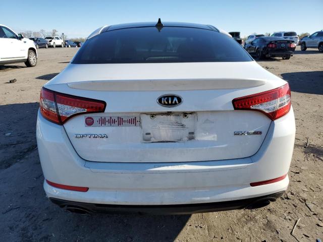 5XXGR4A63CG011589 - 2012 KIA OPTIMA SX WHITE photo 6