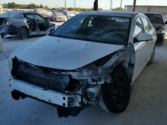 1G1ZC5E05AF210198 - 2010 CHEVROLET MALIBU 1LT WHITE photo 2