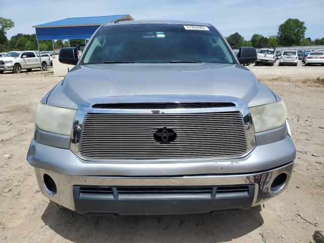 5TFEM5F18DX058863 - 2013 TOYOTA TUNDRA CREWMAX SR5 SILVER photo 5