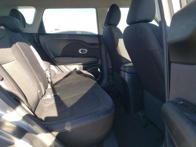 KNDJN2A25F7143723 - 2015 KIA SOUL GRAY photo 10