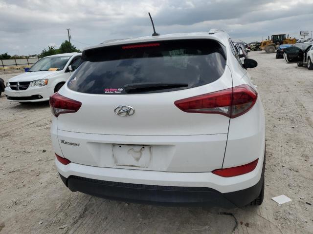 KM8J33A46HU385370 - 2017 HYUNDAI TUCSON LIMITED WHITE photo 6