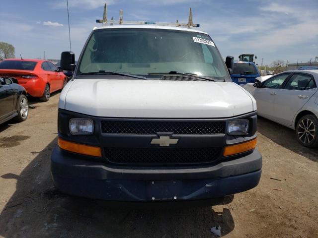 1GCSGAFX4E1156915 - 2010 CHEVROLET EXPRESS CA WHITE photo 5