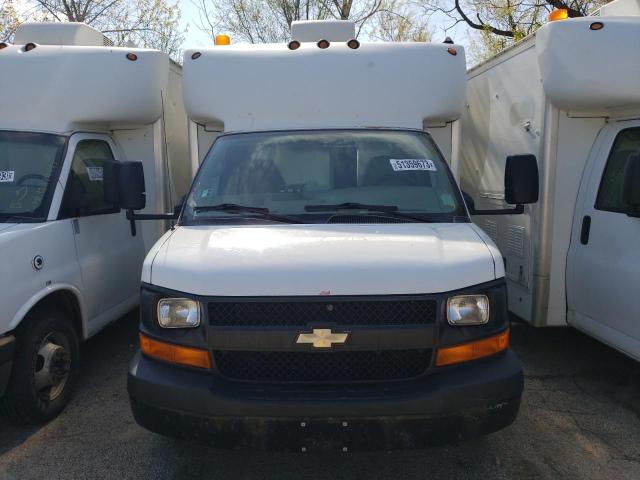 1GBJG31KX81106905 - 2008 CHEVROLET EXPRESS G3 WHITE photo 5