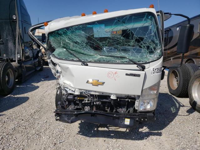 54DCDW1D6NS200913 - 2022 CHEVROLET 4500 WHITE photo 5