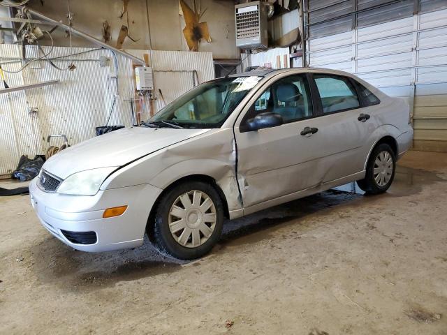 1FAFP34N55W315299 - 2005 FORD FOCUS ZX4 GRAY photo 1