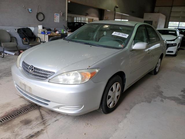 4T1BE32K02U515890 - 2002 TOYOTA CAMRY LE SILVER photo 1