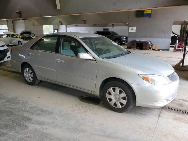 4T1BE32K02U515890 - 2002 TOYOTA CAMRY LE SILVER photo 4