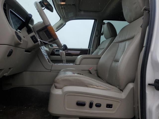 5LMJJ2J51BEJ04504 - 2011 LINCOLN NAVIGATOR 白色 照片 7