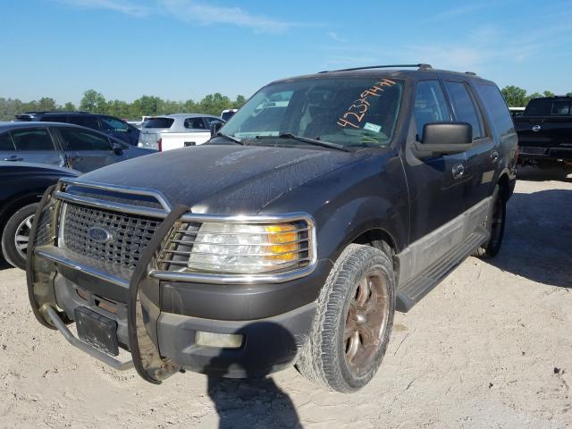 1FMRU15W54LA70737 - 2004 FORD EXPEDITION XLT GRAY photo 2