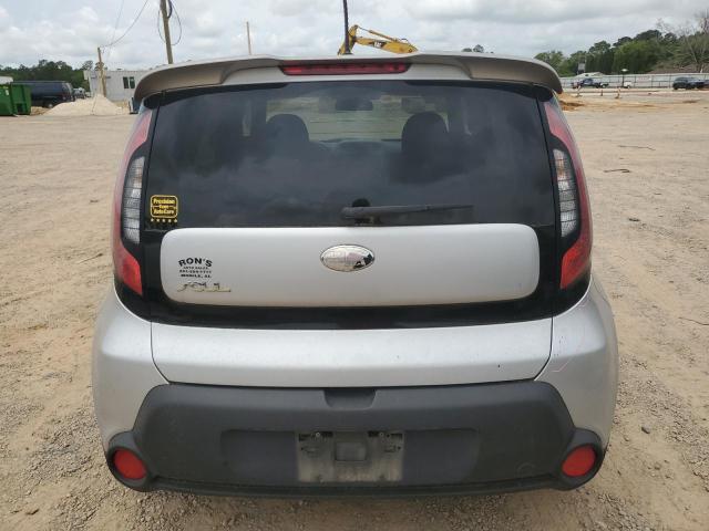 KNDJN2A21F7747818 - 2015 KIA SOUL SILVER photo 6