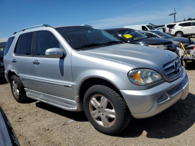 4JGAB57E45A562560 - 2005 MERCEDES-BENZ ML 350 SILVER photo 4