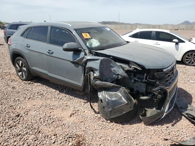 1V2WE2CA1RC257139 - 2024 VOLKSWAGEN ATLAS CROS SE GRAY photo 4