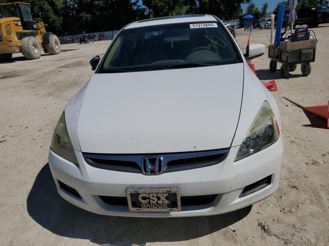 1HGCM56797A211917 - 2007 HONDA ACCORD EX WHITE photo 5