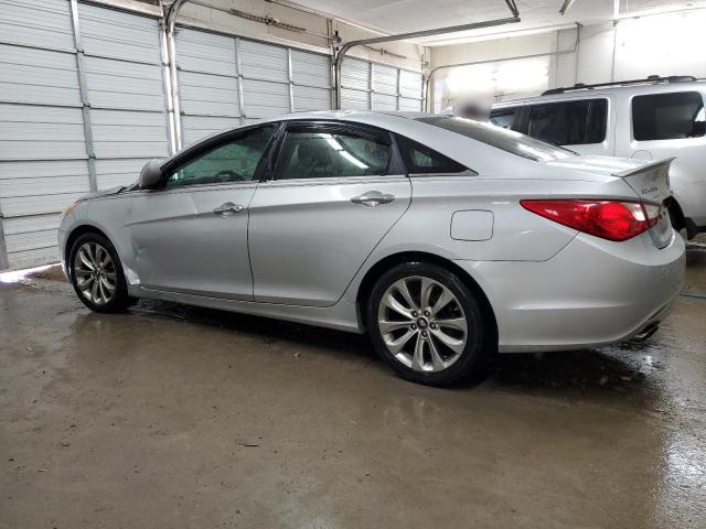 5NPEC4AB0CH430400 - 2012 HYUNDAI SONATA SE SILVER photo 2