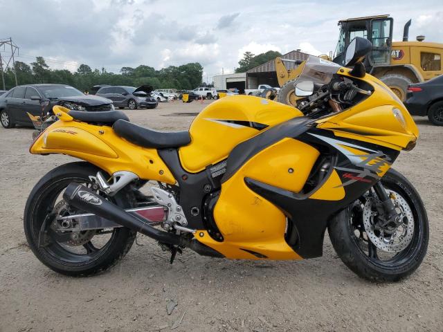 JS1GX72B5D2101007 - 2013 SUZUKI GSX1300 RA YELLOW photo 1