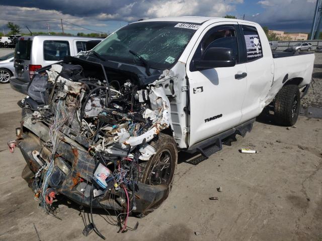 5TFUY5F1XKX784964 - 2019 TOYOTA TUNDRA DOUBLE CAB SR/SR5 WHITE photo 1