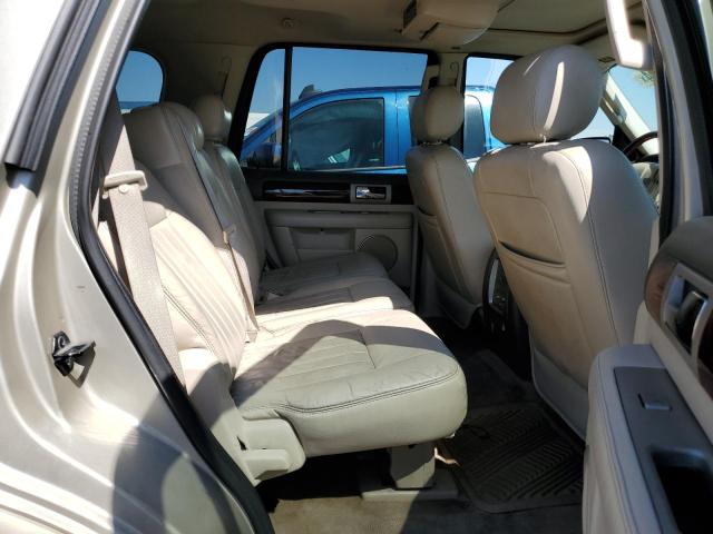 5LMFU27R44LJ21254 - 2004 LINCOLN NAVIGATOR თაფლისფერი ფოტო 10