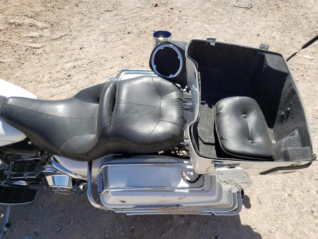 1HD1FCW175Y632988 - 2005 HARLEY-DAVIDSON FLHTCUI 白色 照片 6
