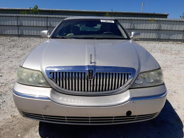 1LNHM81W05Y652355 - 2005 LINCOLN TOWN CAR SIGNATURE SILVER photo 5