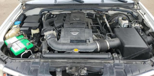 5N1AR18W05C771634 - 2005 NISSAN PATHFINDER LE WHITE photo 11