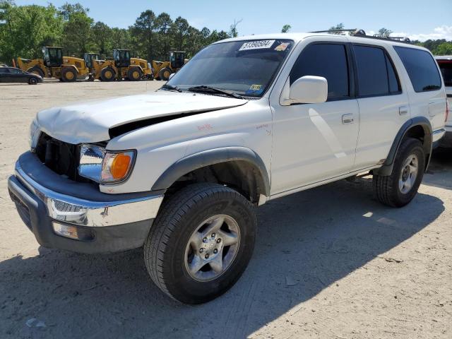 2000 TOYOTA 4RUNNER SR5, 