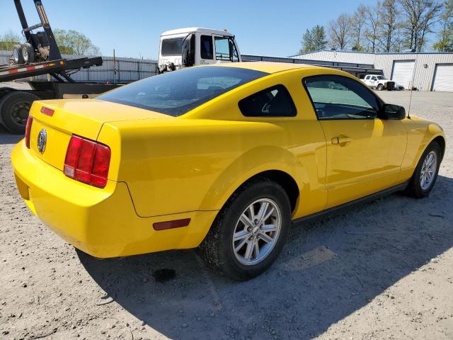 1ZVFT80NX55161944 - 2005 FORD MUSTANG YELLOW photo 3