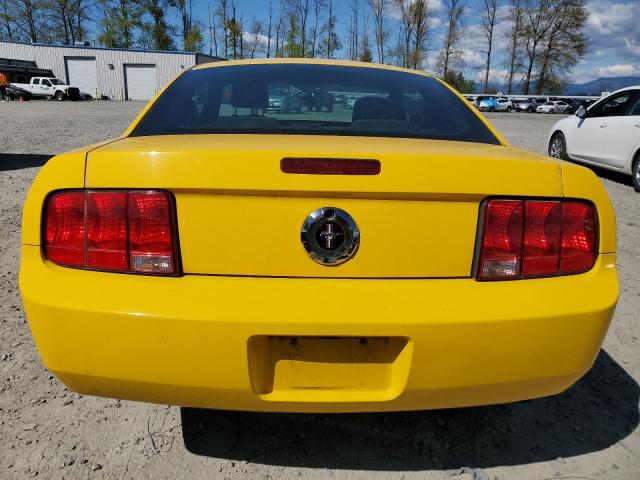 1ZVFT80NX55161944 - 2005 FORD MUSTANG YELLOW photo 6