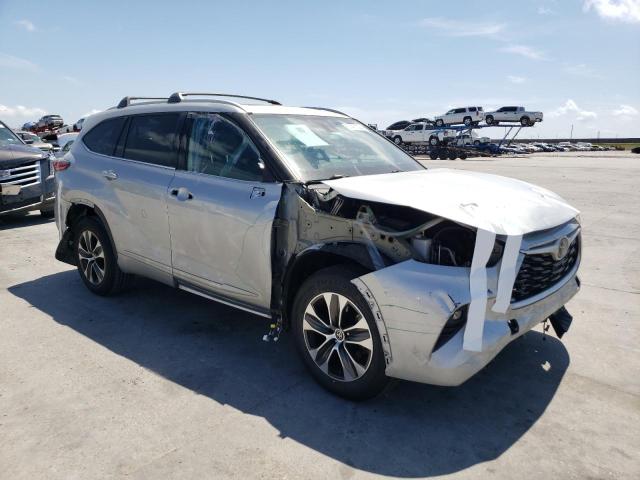 5TDGZRAH5NS124086 - 2022 TOYOTA HIGHLANDER XLE SILVER photo 4
