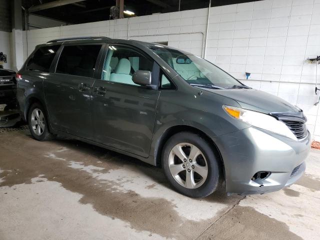 5TDKK3DC2BS118981 - 2011 TOYOTA SIENNA LE GRAY photo 4