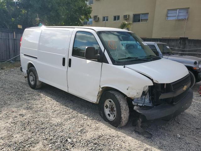 1GCWGAFG8L1147326 - 2020 CHEVROLET EXPRESS G2 WHITE photo 4