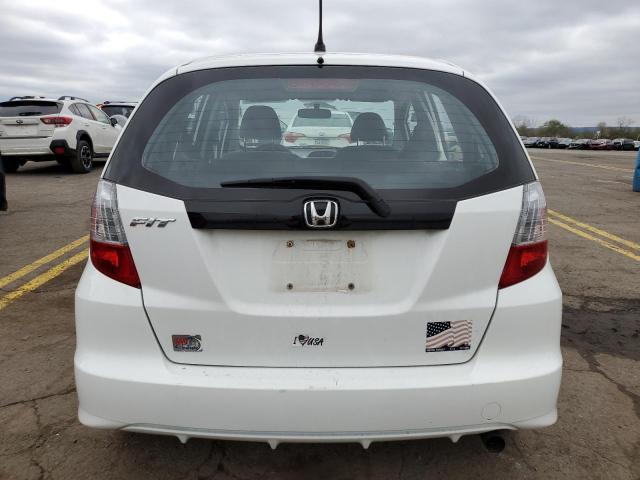 JHMGE8H36BS007022 - 2011 HONDA FIT WHITE photo 6