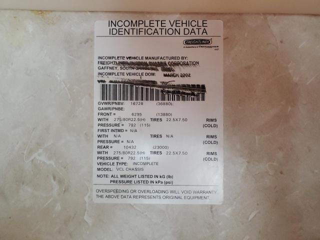 4UZAAKA812CK21640 - 2002 FREIGHTLINER CHASSIS VCL TAN photo 10