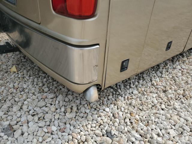 4UZAAKA812CK21640 - 2002 FREIGHTLINER CHASSIS VCL TAN photo 9