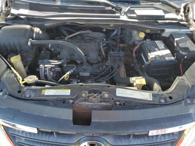 2V4RW4D12AR230815 - 2010 VOLKSWAGEN ROUTAN S WHITE photo 11