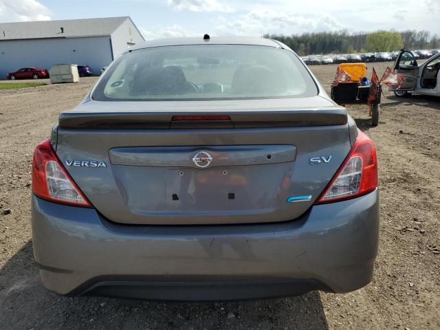 3N1CN7AP5GL869583 - 2016 NISSAN VERSA S GRAY photo 6