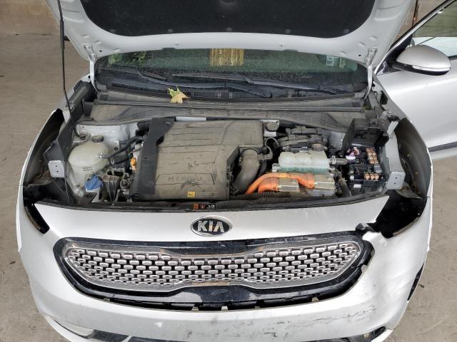 KNDCC3LC4K5257373 - 2019 KIA NIRO EX SILVER photo 12