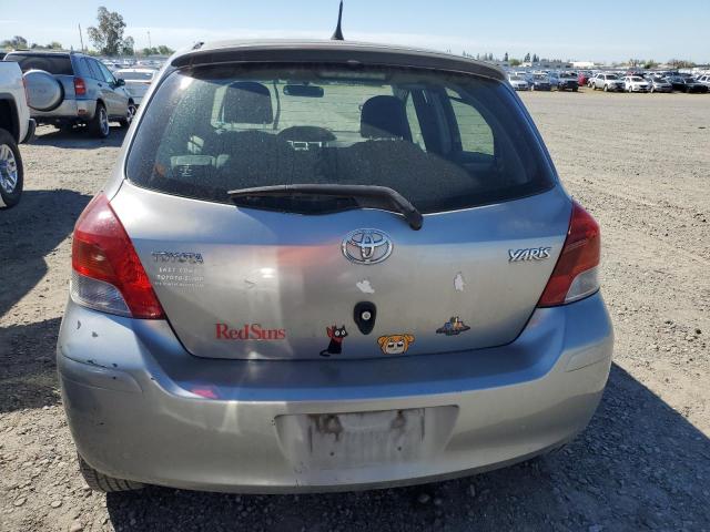 JTDKT903X95241918 - 2009 TOYOTA YARIS GRAY photo 6