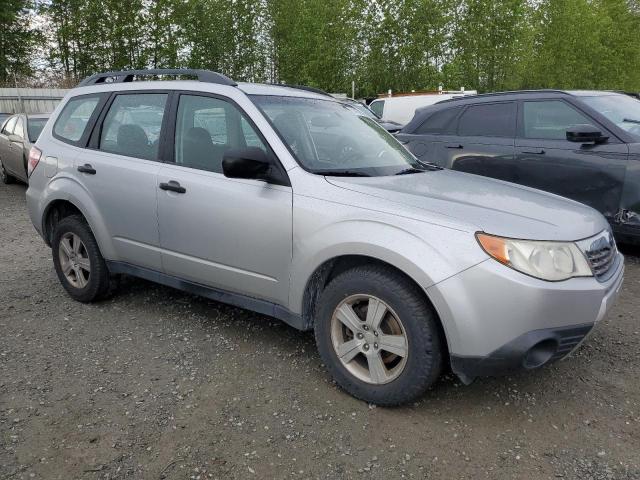 JF2SH6BC2AH904108 - 2010 SUBARU FORESTER XS Silber Foto 4